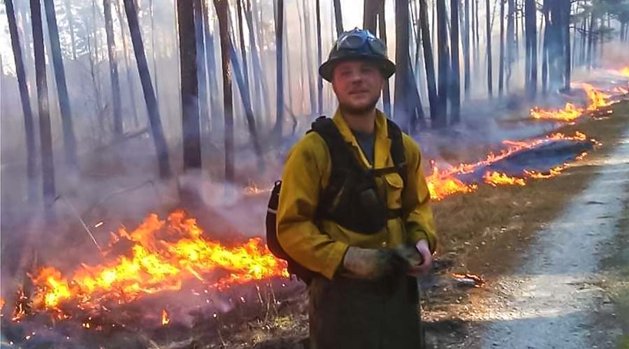 Luke Pautz fighting fires